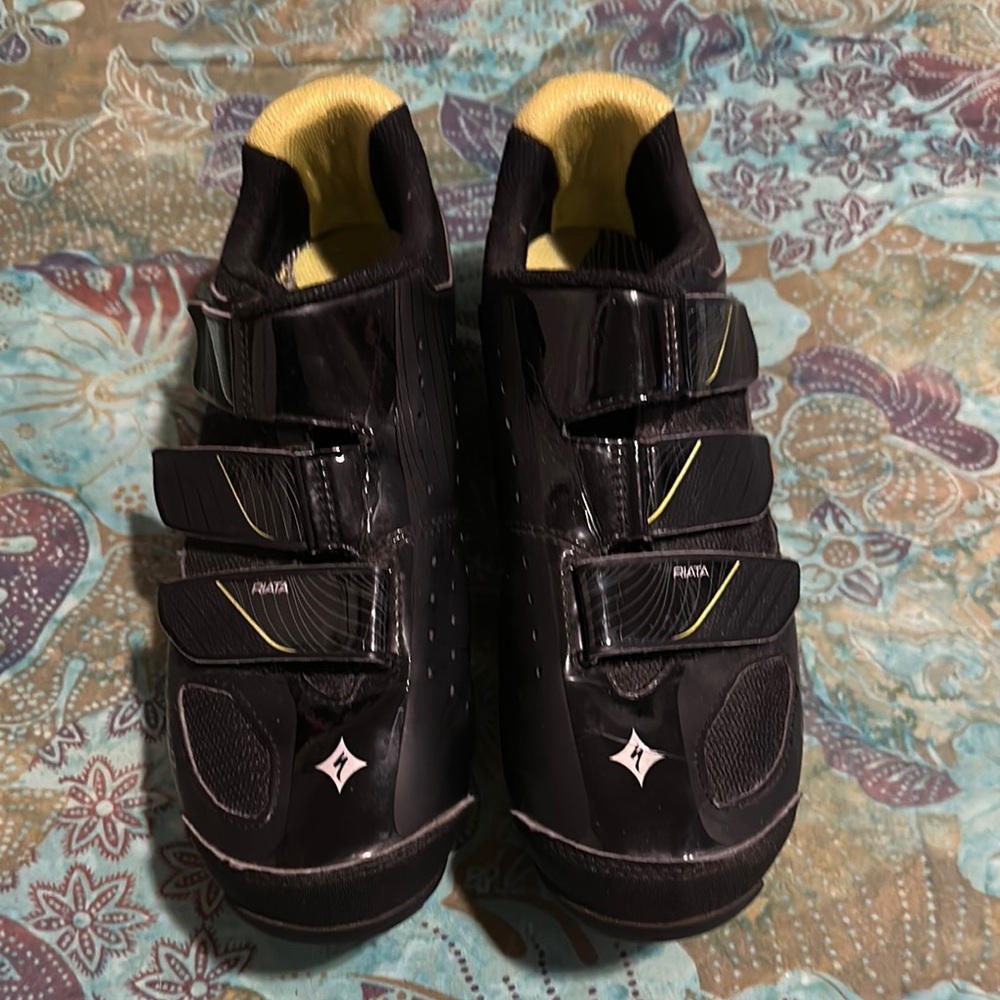 RIATA Cycling Shoes - Women’s Black Specialized Cycling Shoes Size 9
